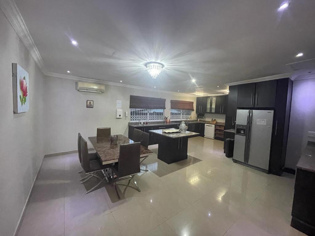 Illovo Beach House Amanzimtoti Exterior photo
